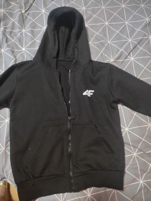 Sprzedam bluzę chłopięca w rozmiarze na 14  lat.Bluza firmy 4F