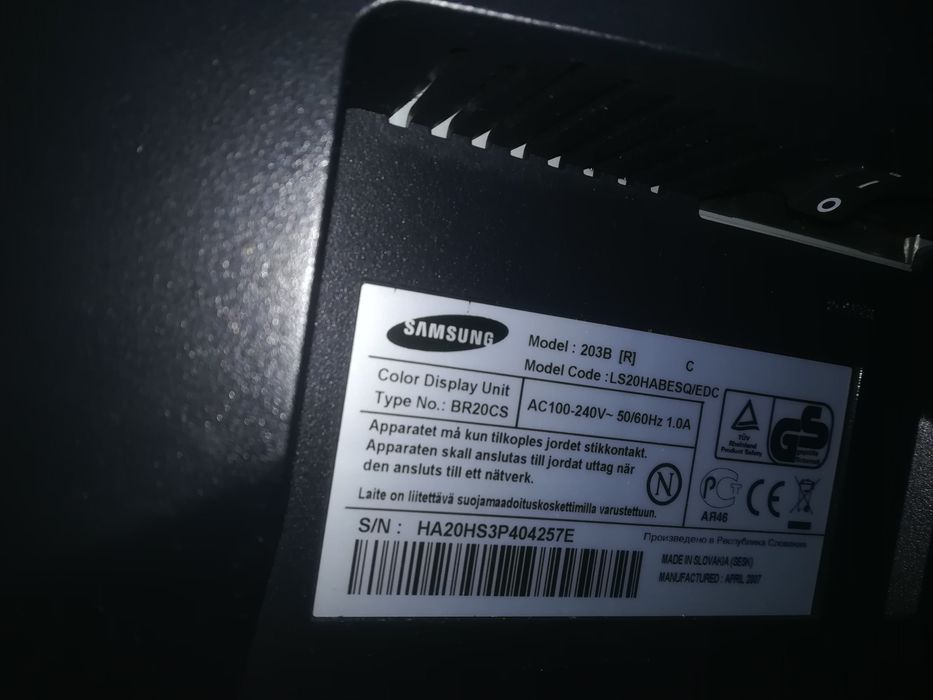 Smart TV Box +Samsung 20'',LED monitor.