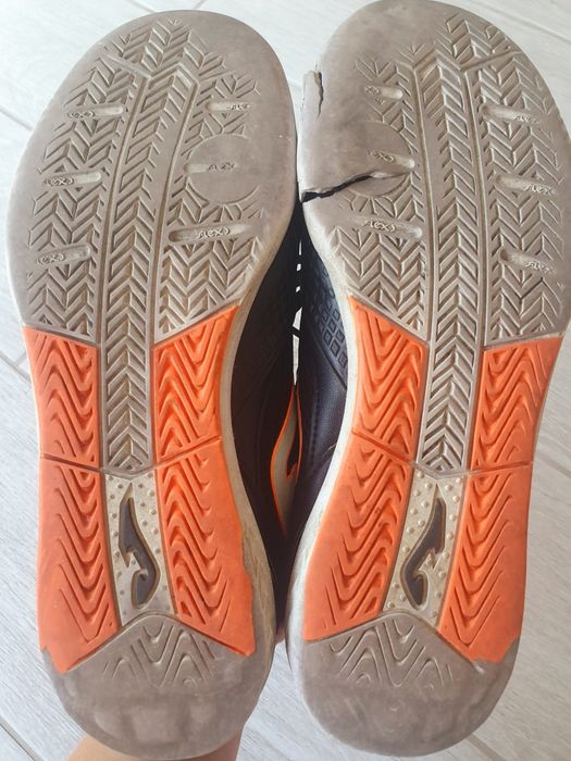 Футзалки "Joma" р. 38 і 39 (потребують ремонту)