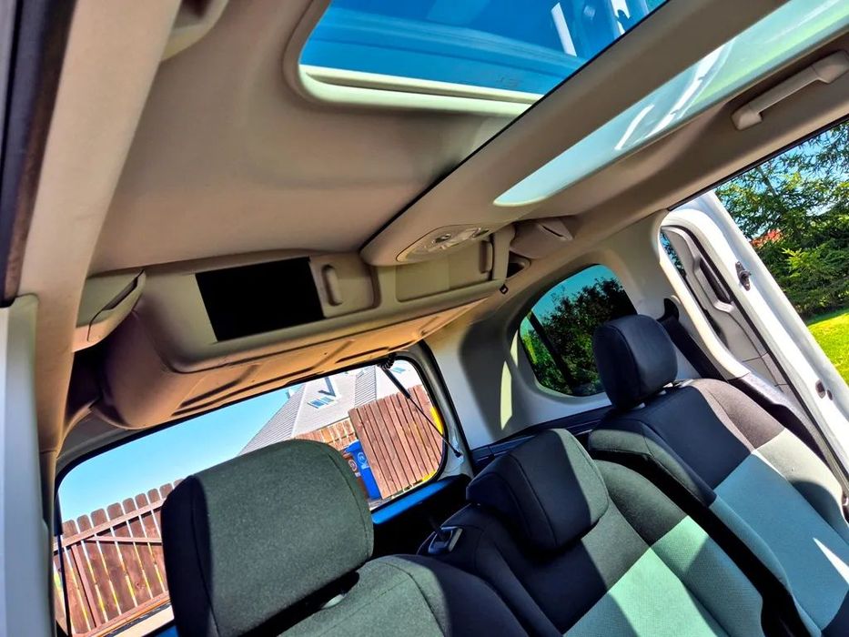 Citroën Berlingo Citroen Berlingo 2019 5 osobowy  HDI Bardzo Oszczędny Panorama Nav Led