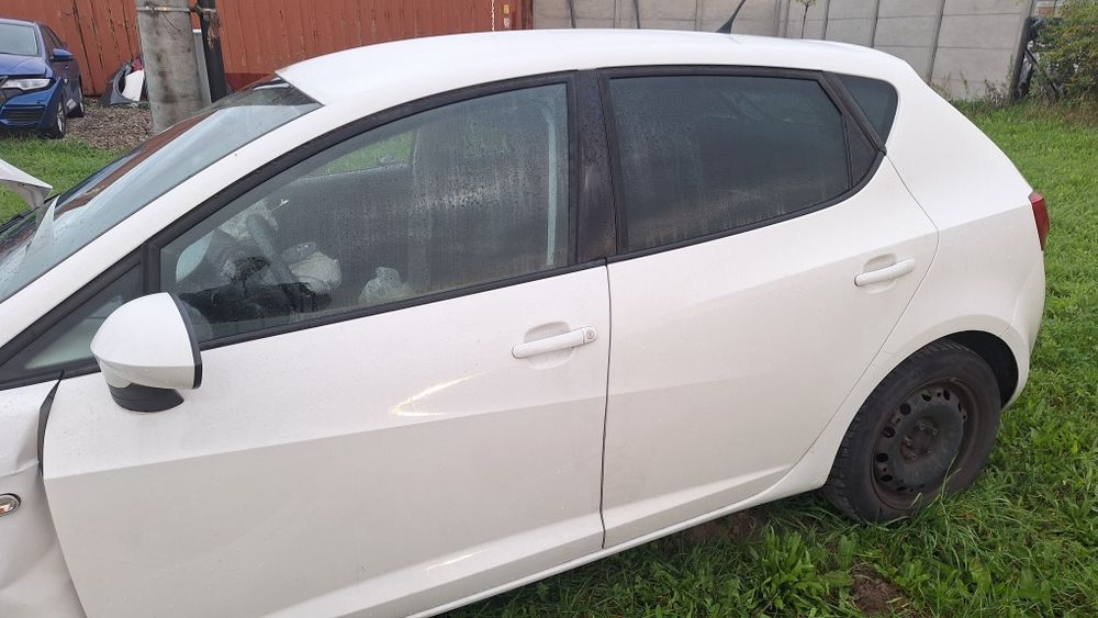Seat ibiza iv 6j drzwi lewe przód LB9A