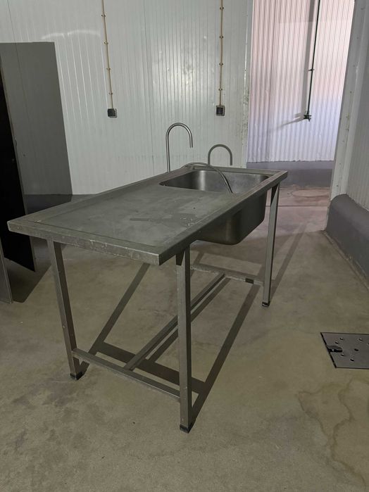 Bancada em Inox com Lavatório – 140x65x85 cm