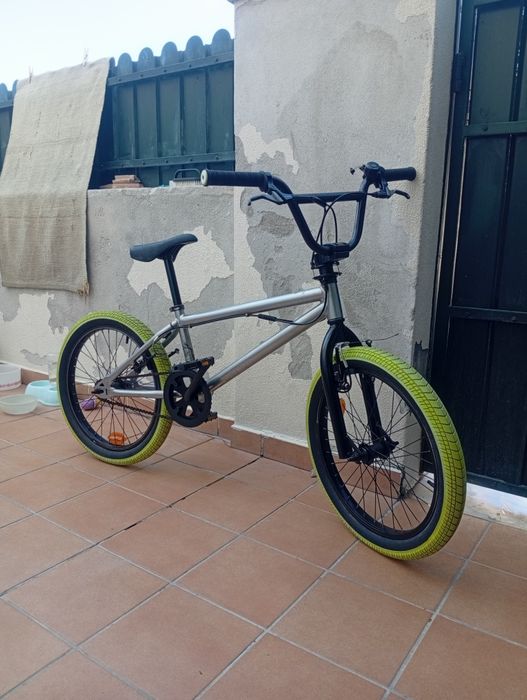 Bicicleta BMX Decathlon Roda 20" – Bom Estado
