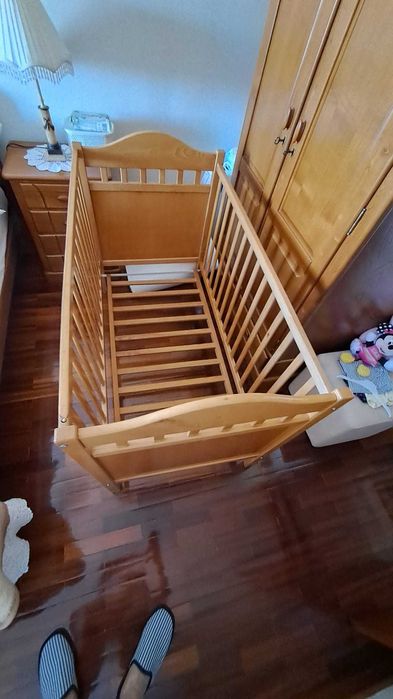 Cama bebé,  madeira pinho mel