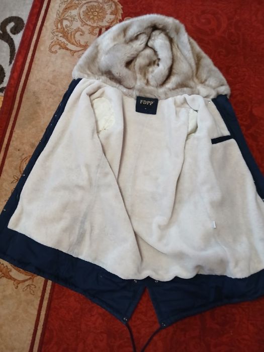 Продам жіночу зимову куртку парку