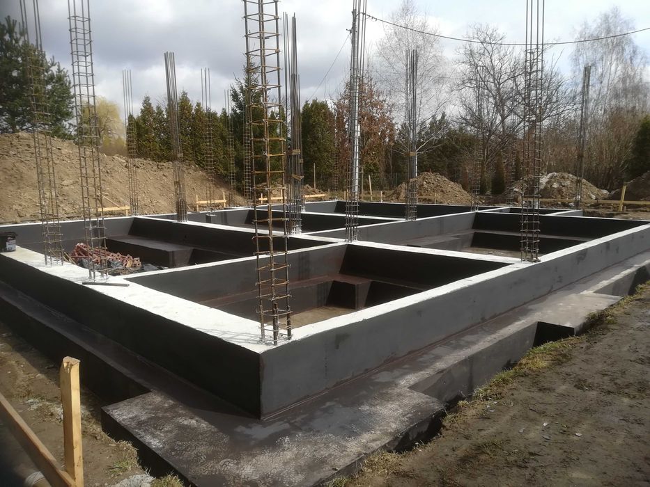 Fundamenty mury stropy budowa domów usługi budowlane