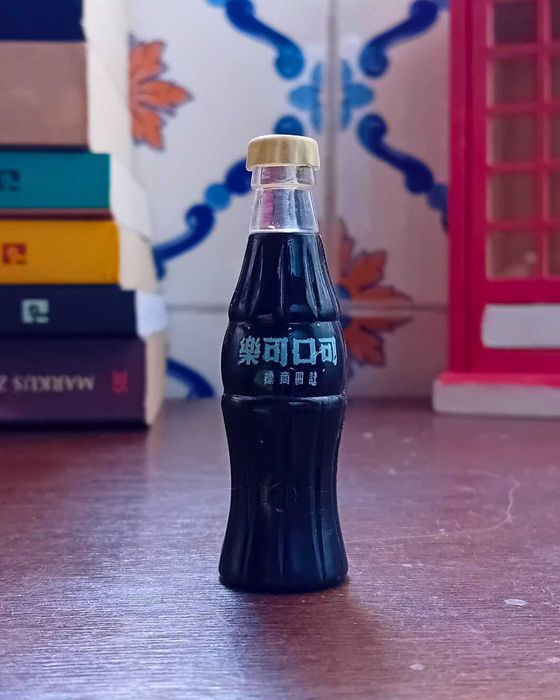 VINTAGE Coca-Cola – Conjunto 6 Mini Garrafas com Caixa – Anos 90