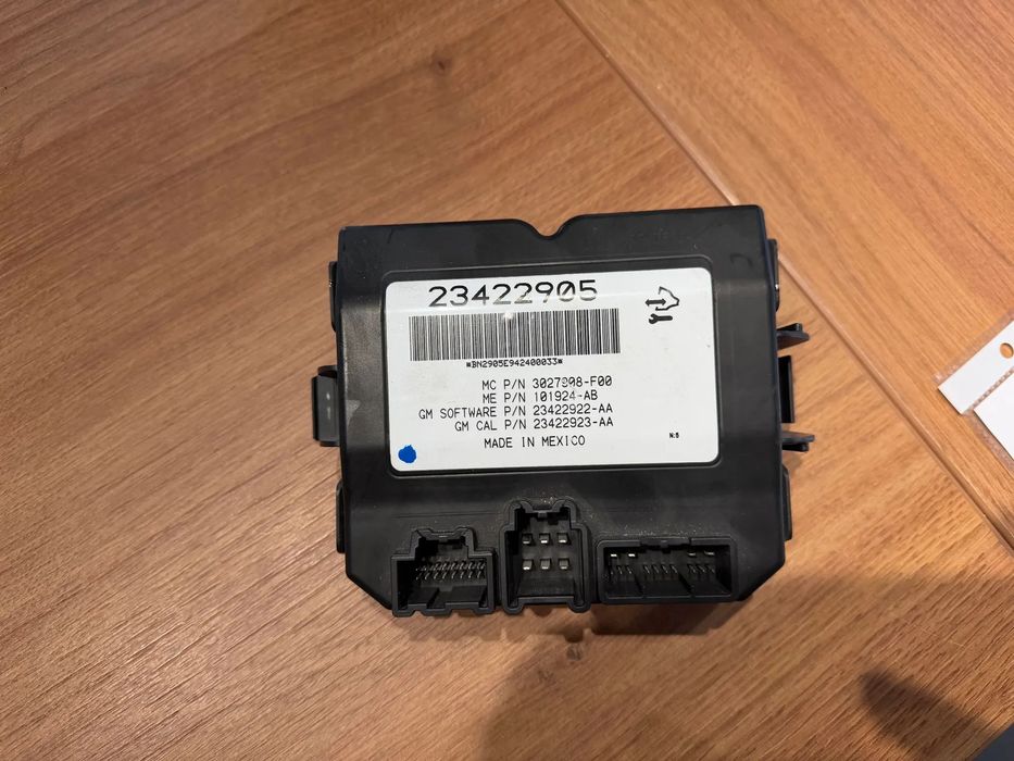 Opel Insignia 2,0 CDTI 13-17r sterownik klapy kombi 23422905