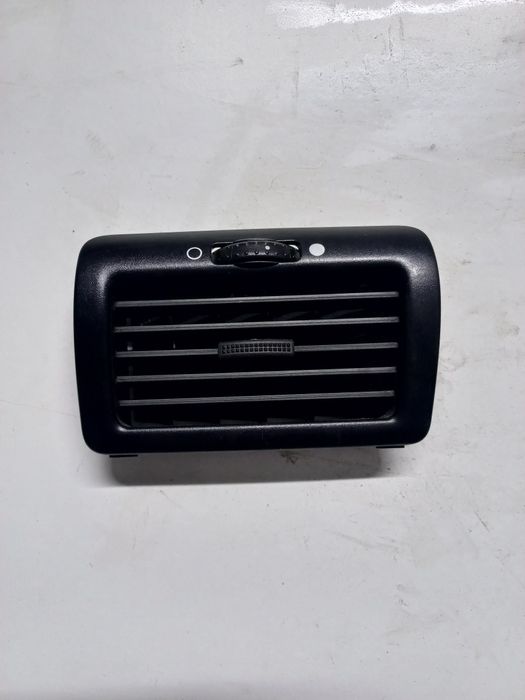 Kratka nawiewu bagażnika ford galaxy mk3 prawa