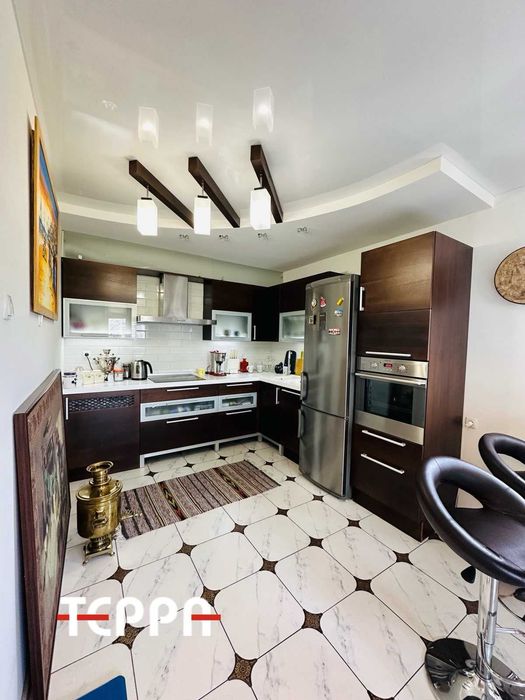 Продаж чудової 3-кімнатної квартири з видом на Дніпро