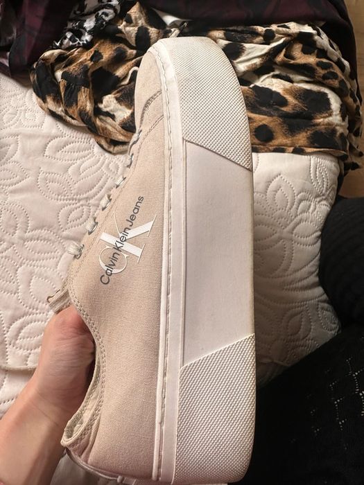 Płócienne trampki na platformie 41/42