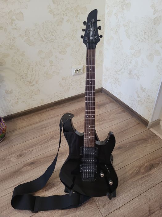 YAMAHA+LINE 6+підставка