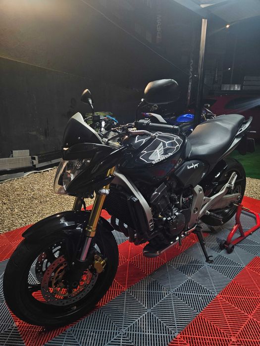 Hornet 600