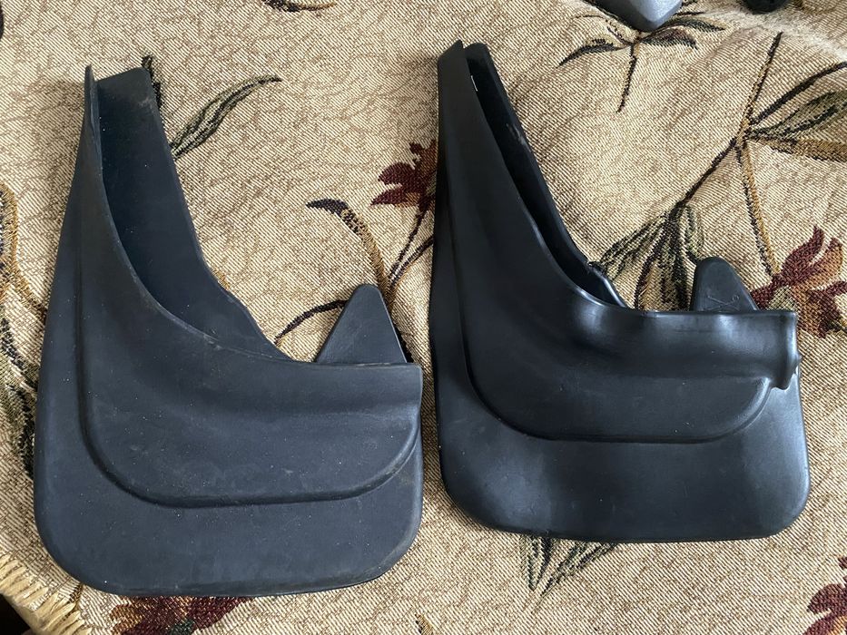 Бризговики правий перед і зад.