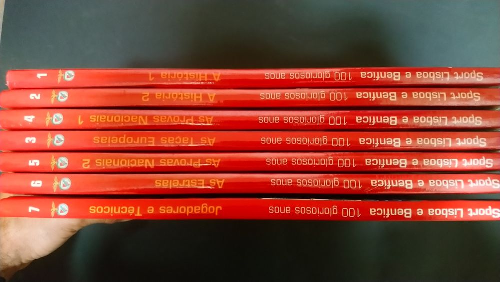 Conjunto / lote de livros sobre o Sport Lisboa e Benfica.