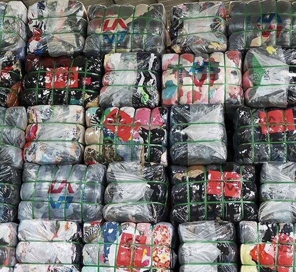 Sprzedam mix odzieży sprowadzonej z Anglii w paczkach po 10 kg.