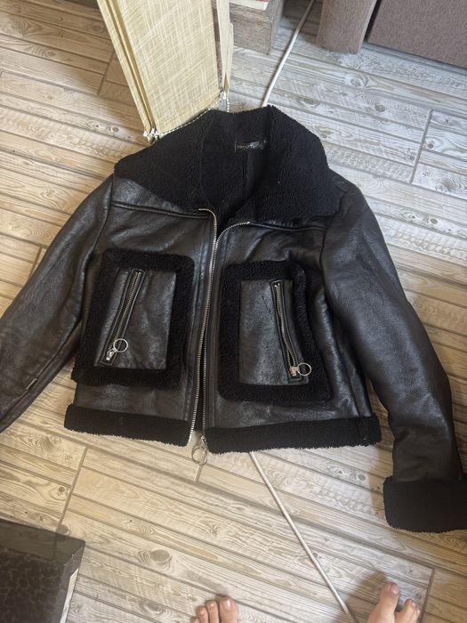 Бомбер жіночий куртка дублянка