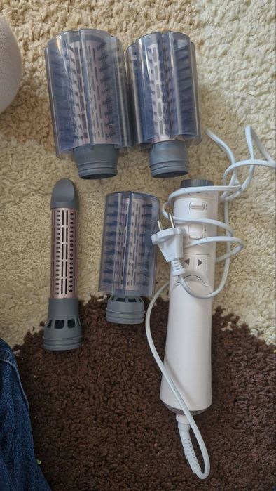Продам фен щетка Philips BHA735/00