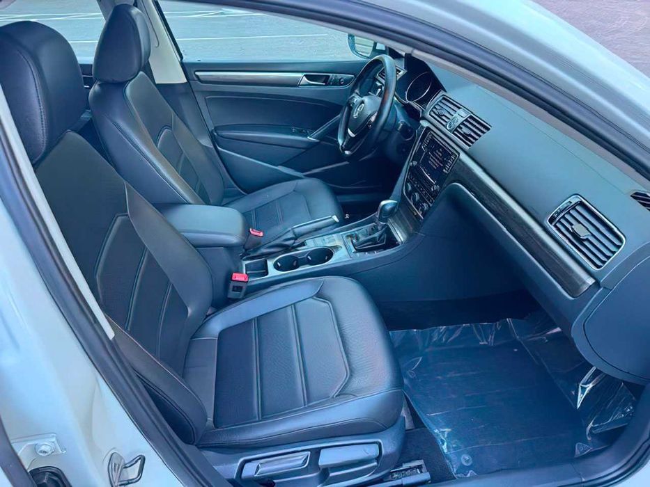 Volkswagen Passat SE      2017