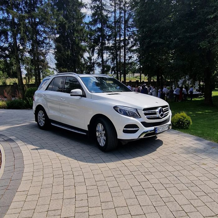 Оренда авто з водієм