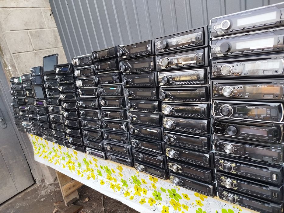 Оригінальна Автомагнітола