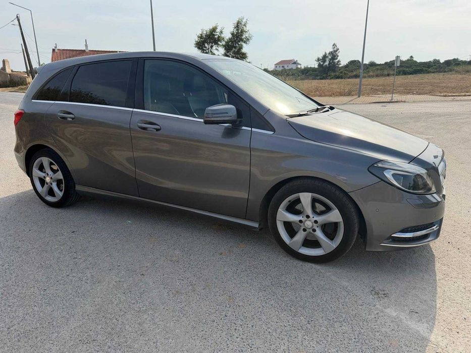Mercedes-Benz B 180 — fotografia 7