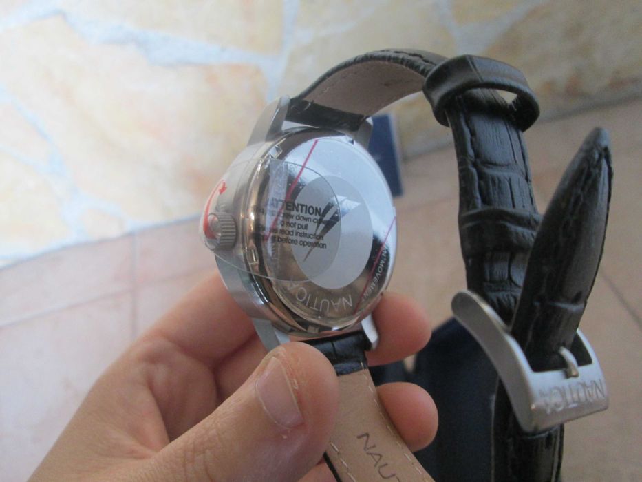Lindíssimo e Elegante Relógio NAUTICA - NOVO