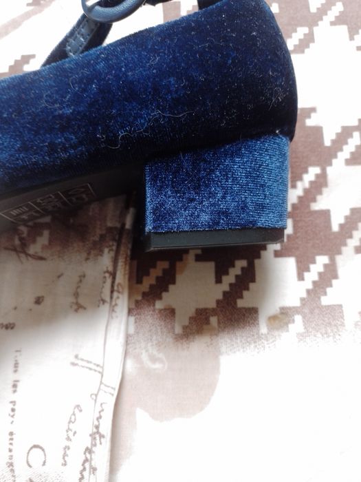 Продам замшеві туфлі