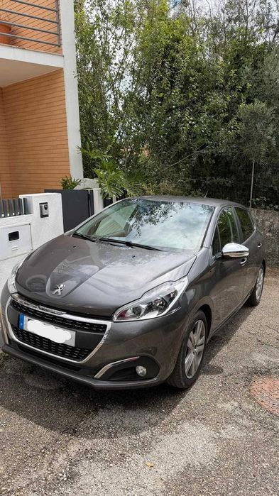 Peugeot 208 Signature 2019