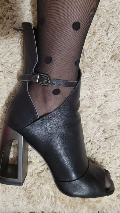 Шкіряні ботільйони.