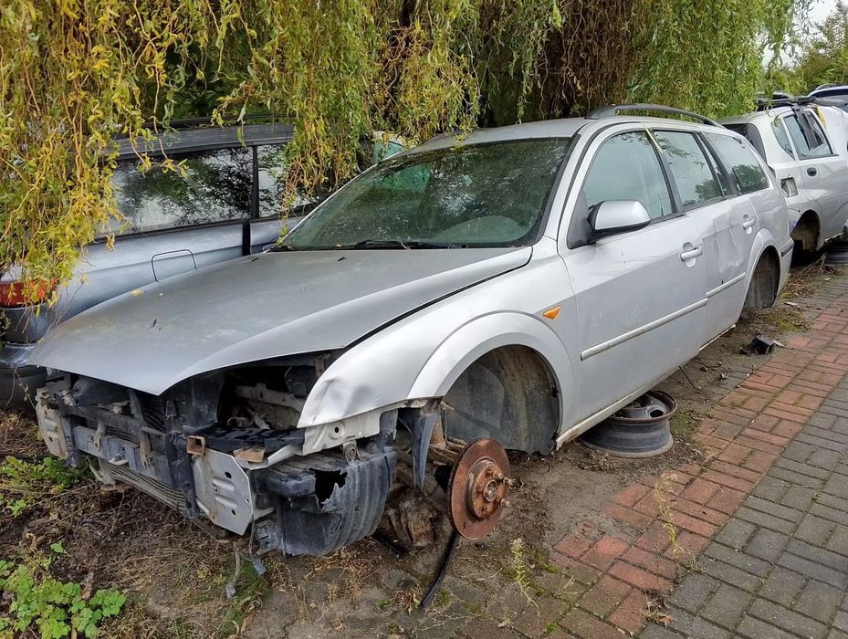 Ford Mondeo Mk.3 (00-03r.) 1.8B 125KM. Silnik CHBA, CHBB Skrzynia MTX 75 lakier Stardust Silver (metalic) . Cały na części GWARANCJA !!!  Przód Tył Zestaw Komplet Drzwi Klapa Zderzak Błotnik Maska Grill Atrapa Szyba Pas Lampa Lusterko Boczki Fotel Kanapa