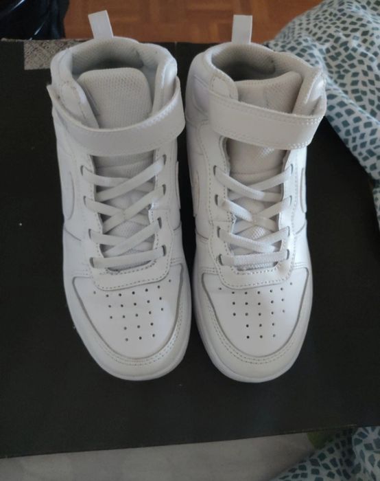 Tênis praticamente novos Nike