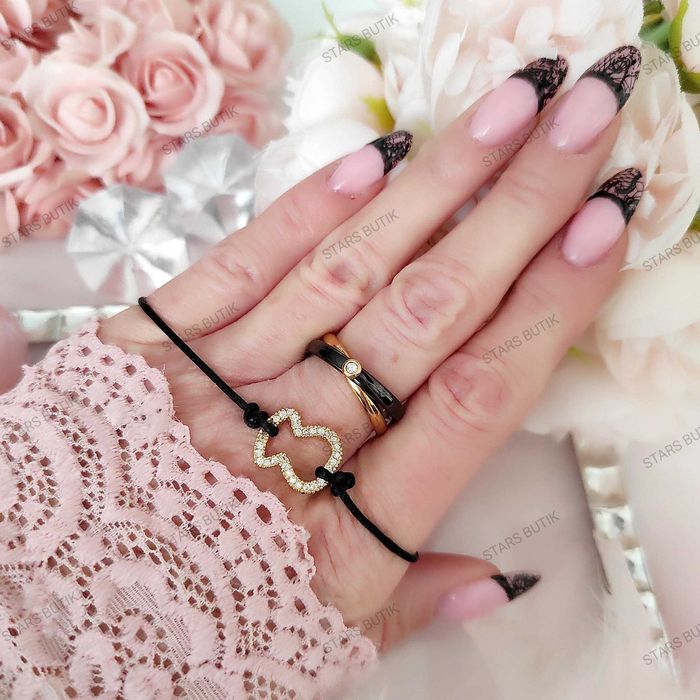 Bransoletka czarny zaciągany sznurek kontur misia cyrkonie stal chirurgiczna 316L cudo