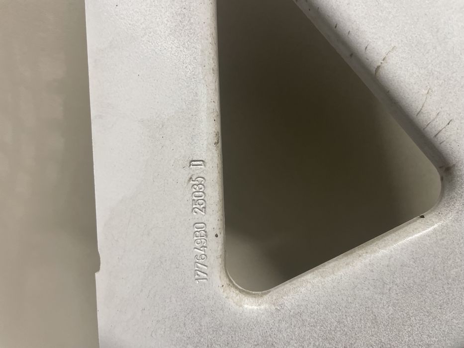 Błotnik przod Prawy Toyota Proace City Berlingo IV Partner Combo E