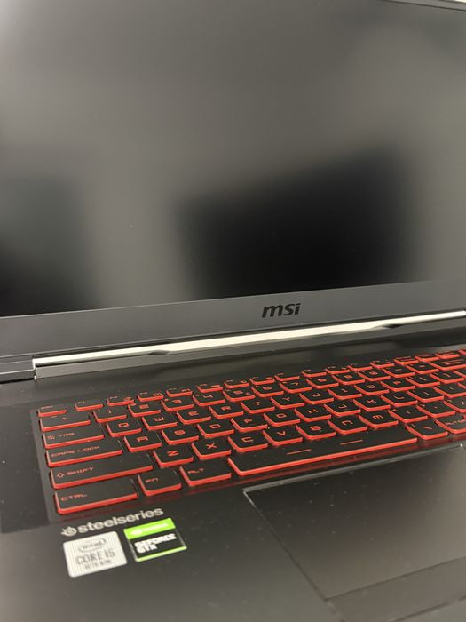 Laptop MSI GL75 Leopard 10SCSR