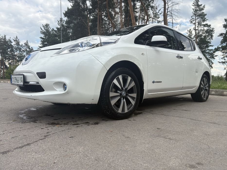 Продам Nissan leaf Azeo