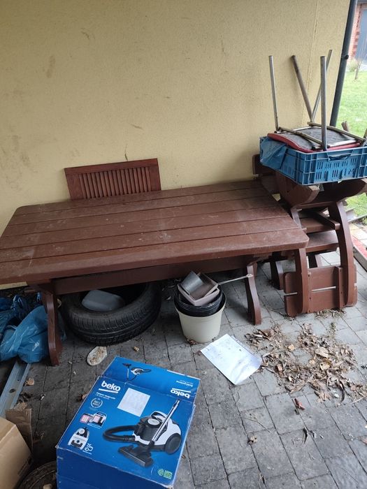 Stół ogrodowy z lawkami