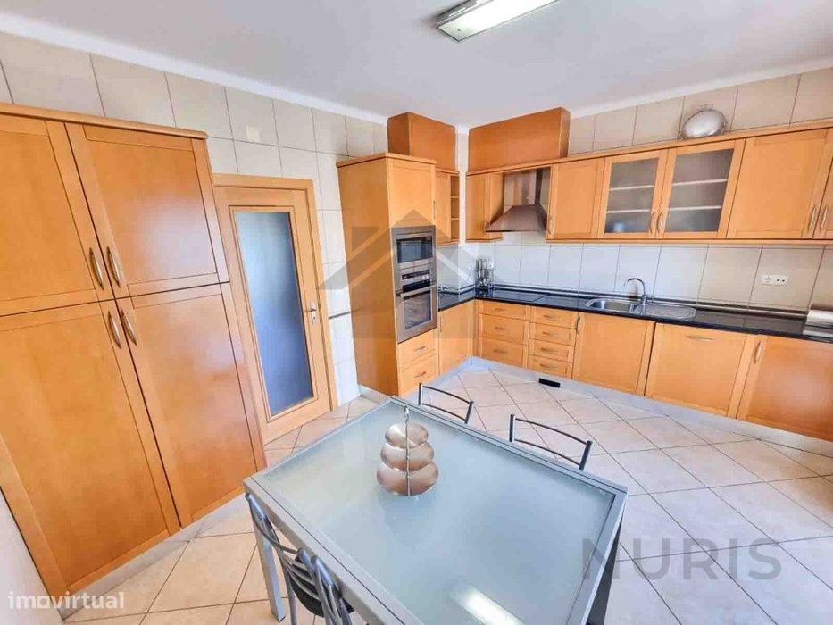 Apartamento T3 para Arrendamento no Calvário - Estombar
