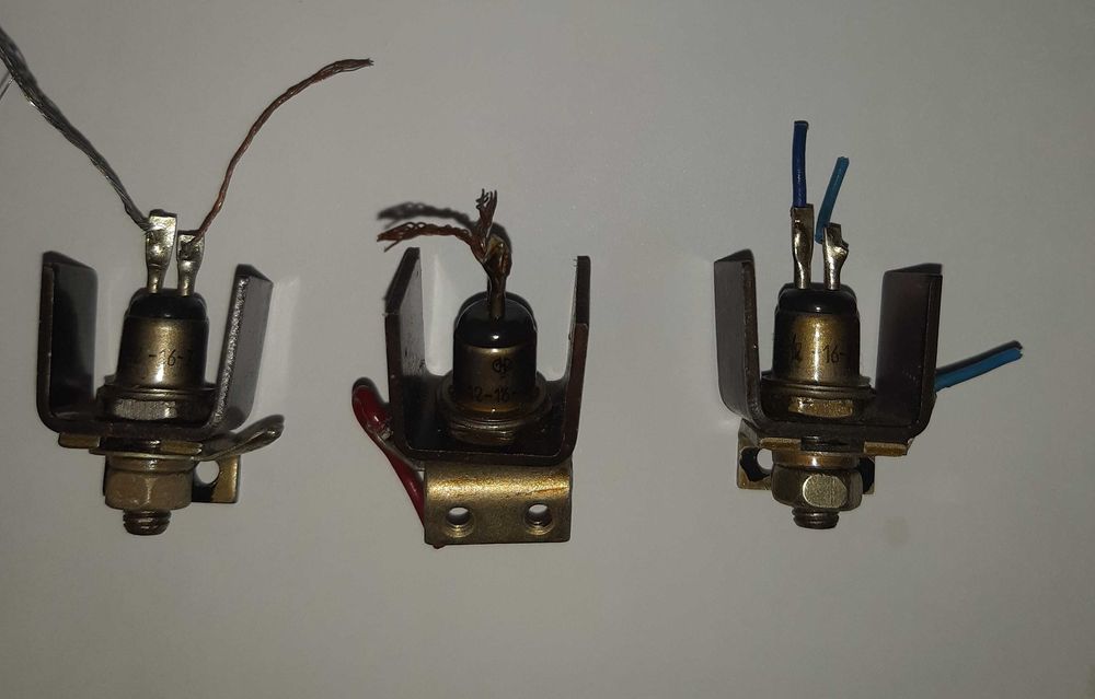 Продам симисторы.