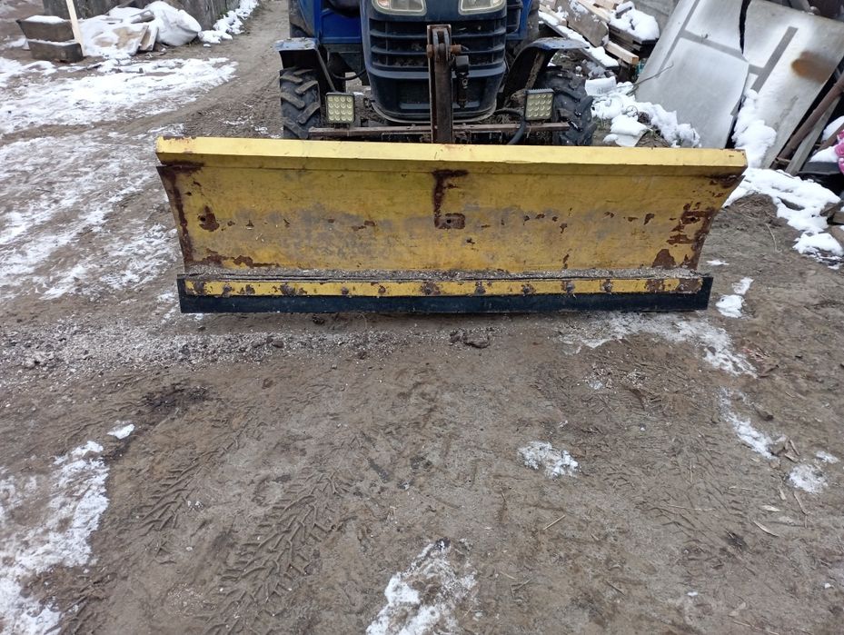 Відвал для прибирання снігу на трактор дтз 5244