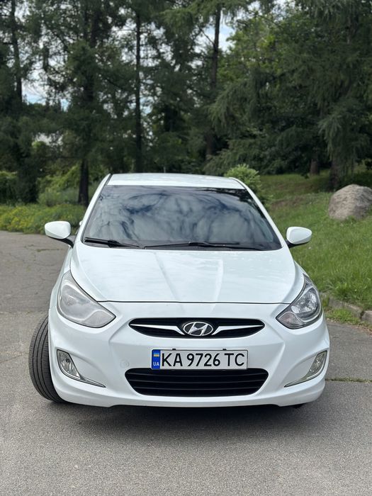 Hyundai Accent 2012