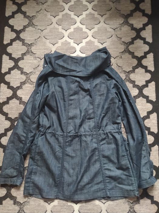 Kurtka wiosenna wiatrówka jeansowa parka Stradivarius