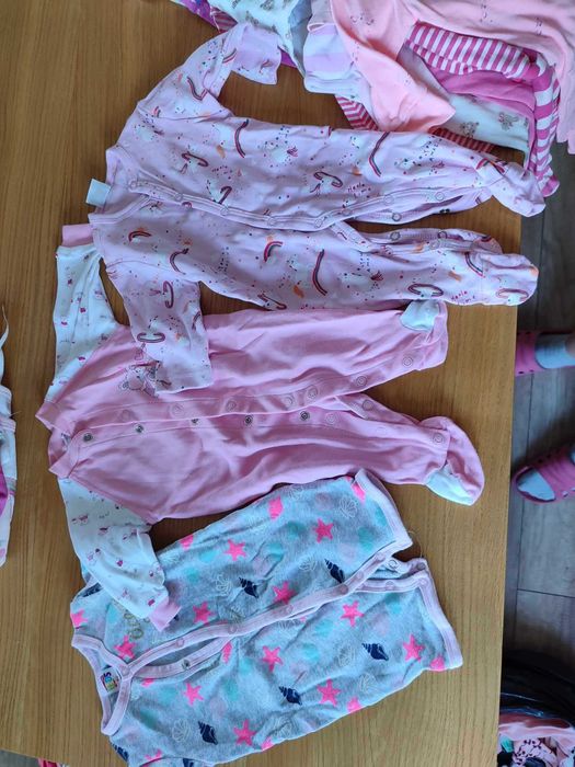 Ubranka dla dziewczynki rozmiar 56-62 paczka, 37 szt
