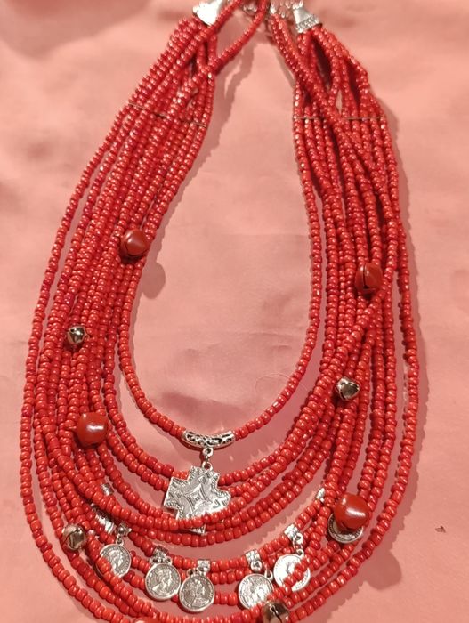 Буси, намисто до вишиванки, кораловi