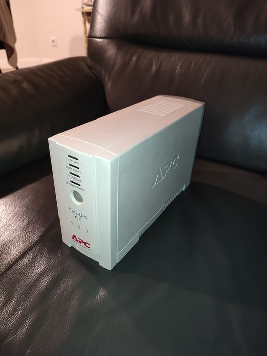 Безперебойник APC Back-UPS CS 500