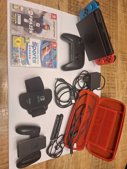 Konsola NINTENDO Switch HAC-001(-01) + Pad + 2Gry +Akcesoria