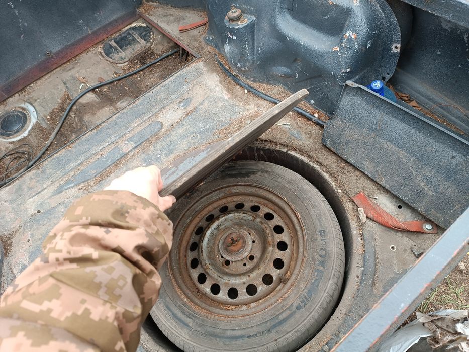 Продам  машину ..