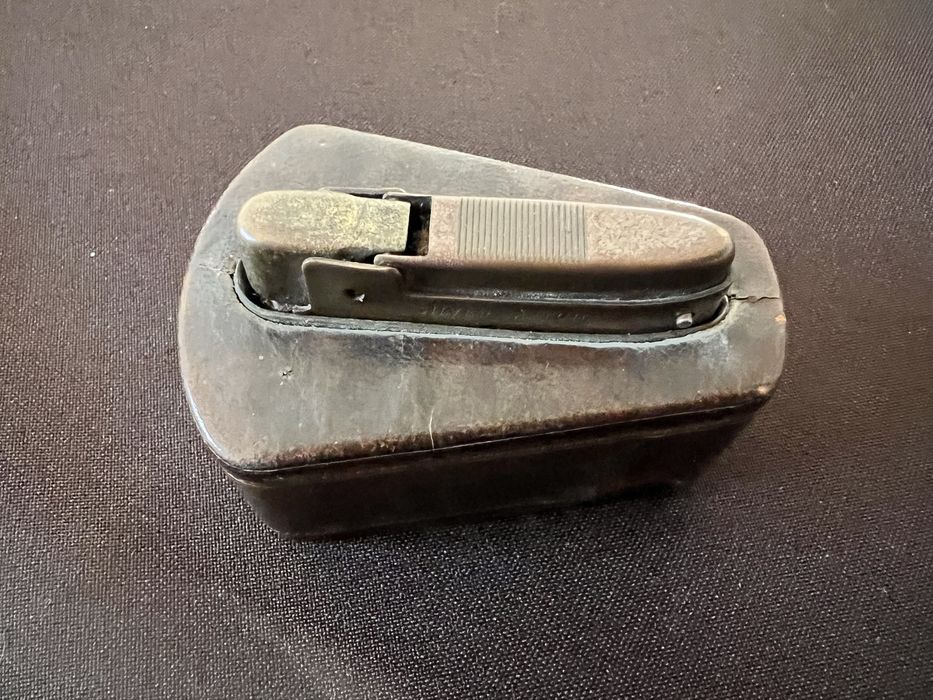 Isqueiro vintage SILVER MATCH caixa couro.