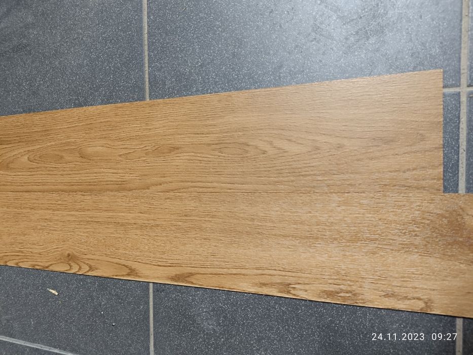 Wykładzina lvt wygląd drewna 13,3 m2