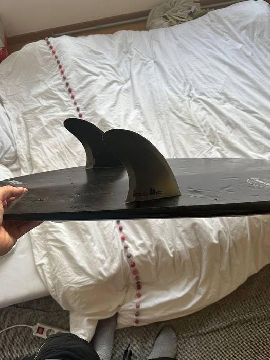 Prancha de surf 5.6 black baron twin fish